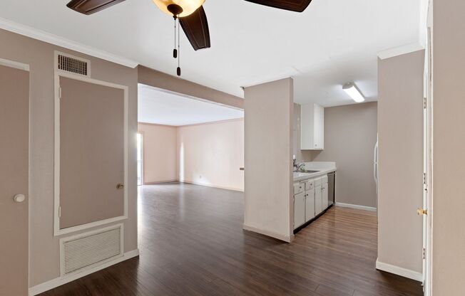 1 Br 1 Ba Condo in Resort Style Complex