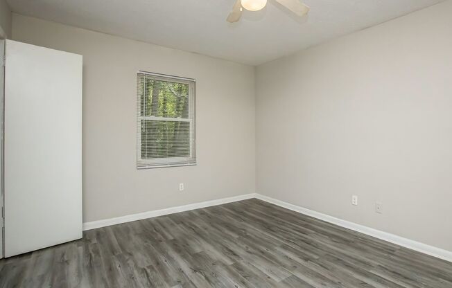 2 beds, 1 bath, 770 sqft, $1,100, Unit G5