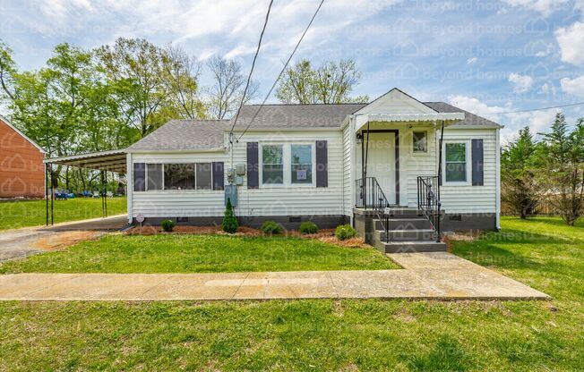 Beautiful and Newly Renovated 3 bedroom / 2 full bath home in East Ridge!