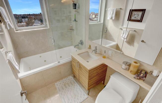 2 beds, 2 baths, 1,185 sqft, $5,000, Unit 10E