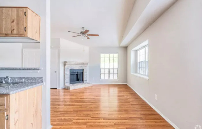 2399 JAMES BOWIE DR