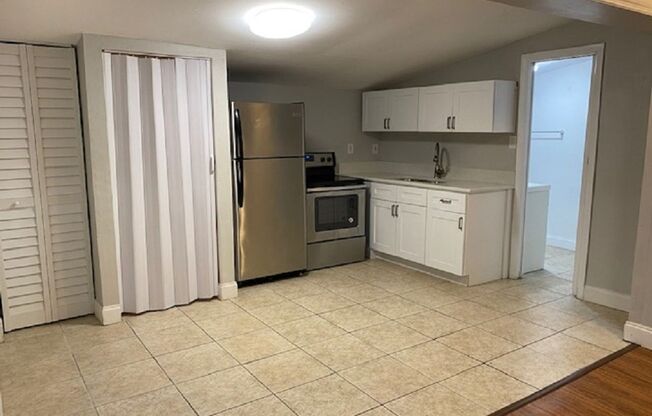 1 bed, 1 bath, 550 sqft, $1,200, Unit C