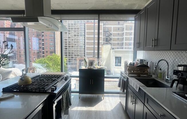 1 bed, 1 bath, 725 sqft, $3,240, Unit 1101
