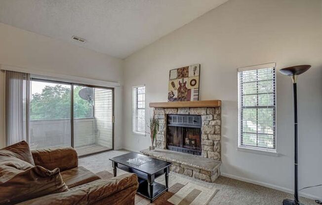 1 Bedroom 1 Bathroom Beautifully Updated Washer/Dryer In Unit