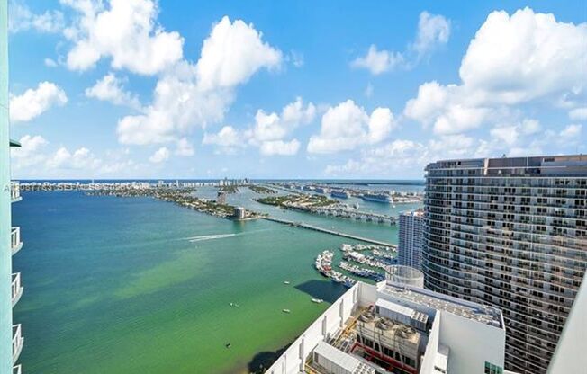 2 beds, 2.5 baths, $7,600, Unit # 5103