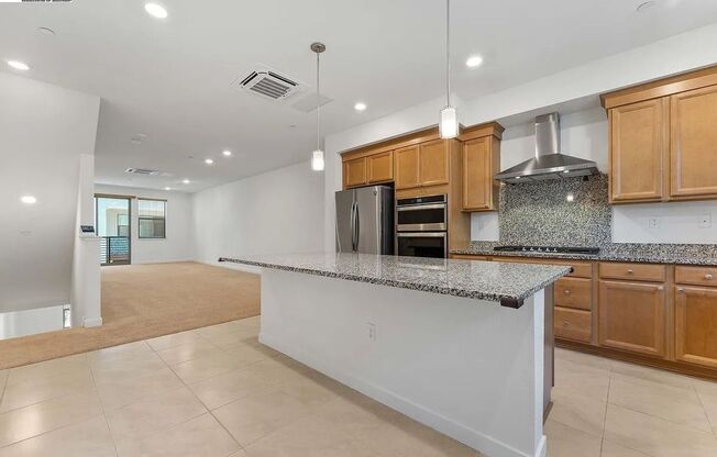 Beautiful Recently Built 2 Bedroom 2.5 Bath Tri Level Condo in Desirable Urban Oaks!