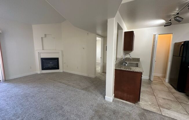 2 beds, 2 baths, $1,375, Unit # 1225