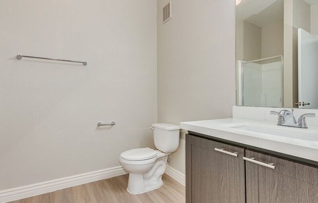 2 beds, 2 baths, $1,575, Unit 221