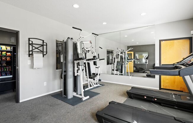 2 beds, 1 bath, 775 sqft, $1,304