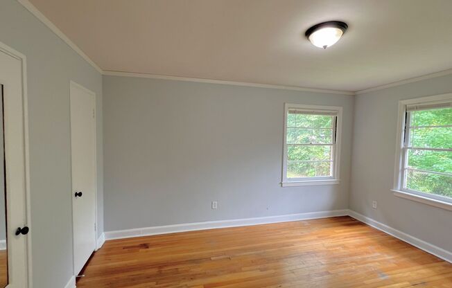 3 beds, 1 bath, $1,135