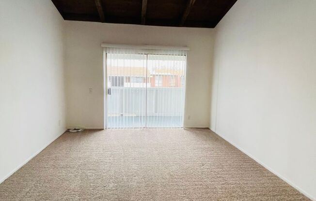 2 beds, 1 bath, $2,450, Unit # 1901