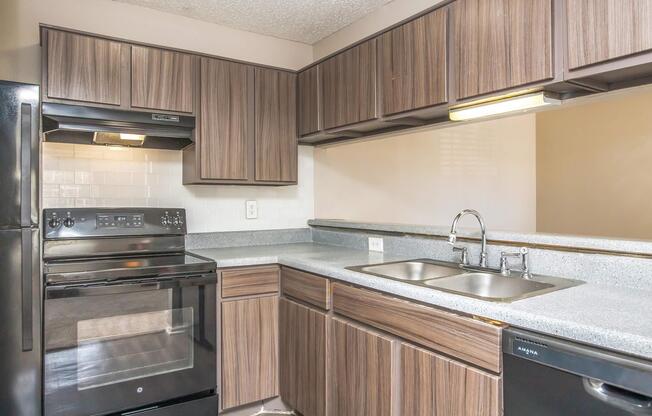 2 beds, 1 bath, 964 sqft, $1,395