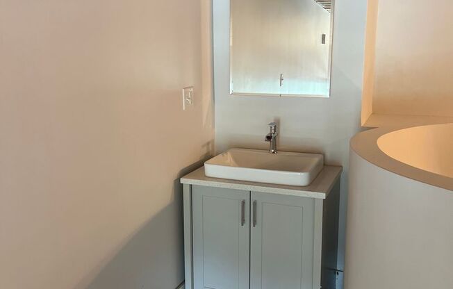 Studio, 1 bath, 1,042 sqft, $2,060, Unit 538