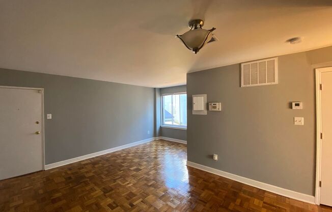 Cozy 2 BR/1 BA Apartment in Congress Heights!