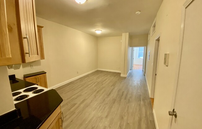 3 beds, 1.5 baths, $4,750, Unit 4