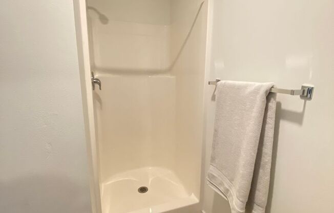 Studio, 1 bath, 170 sqft, $1,350, Unit 2300