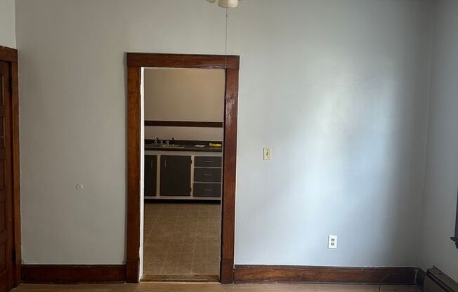 2 beds, 1 bath, $1,775, Unit Unit 1R