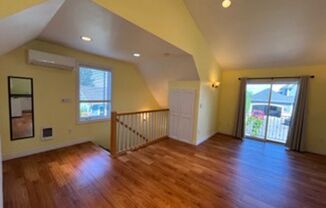 Cozy 1 Bed 1 Bath Apartment with Private Garage in SeaTac