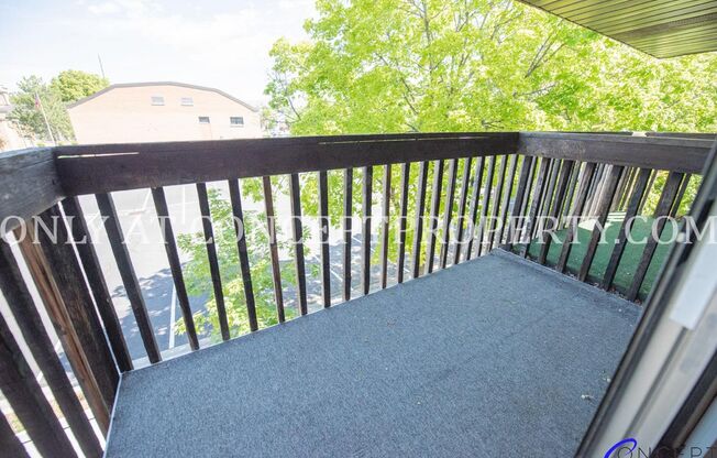2 beds, 1 bath, 830 sqft, $1,199, Unit 26