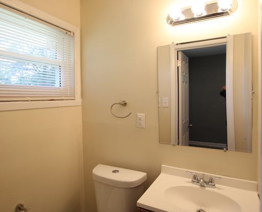 3 beds, 1 bath, $1,595