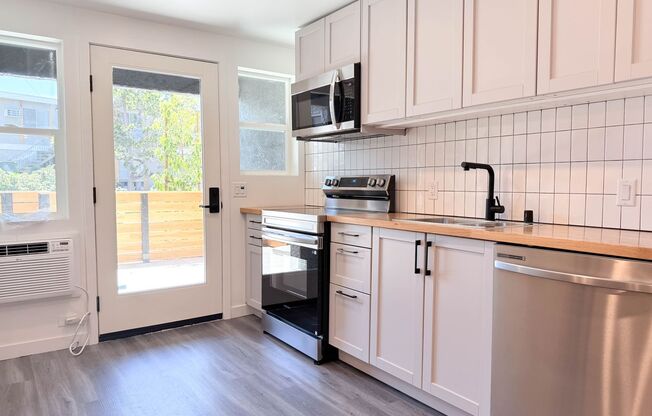 Studio, 1 bath, 285 sqft, $2,595, Unit 15