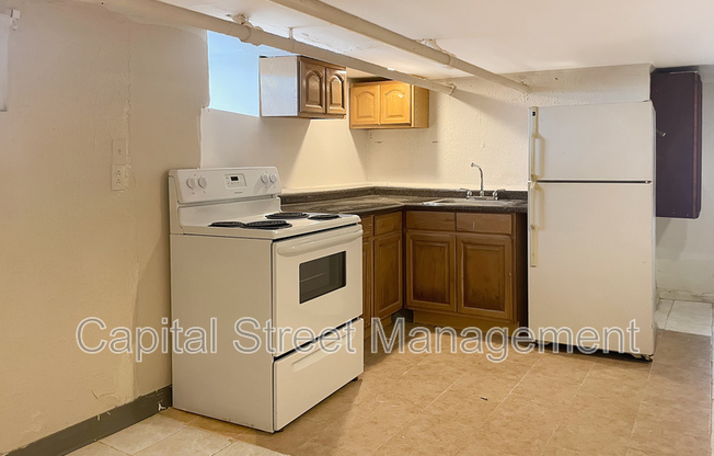 72 1/2 Summer Ave - 1