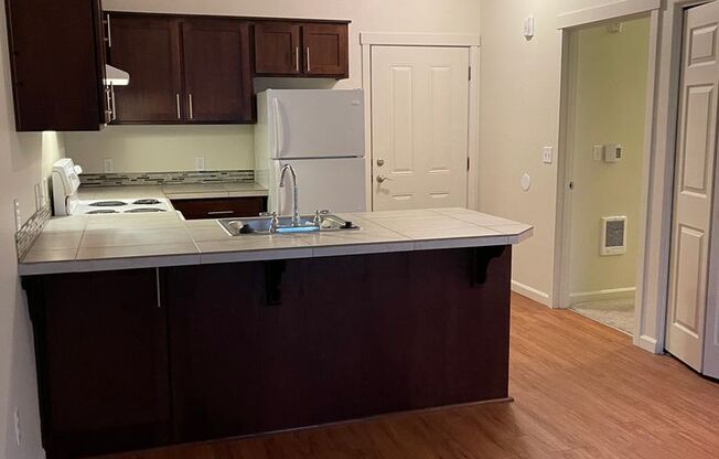 2 beds, 1 bath, 800 sqft, $1,395, Unit 1C