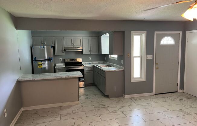 SPRING MOVE-IN SPECIAL: $300 OFF 1ST MONTH'S RENT!