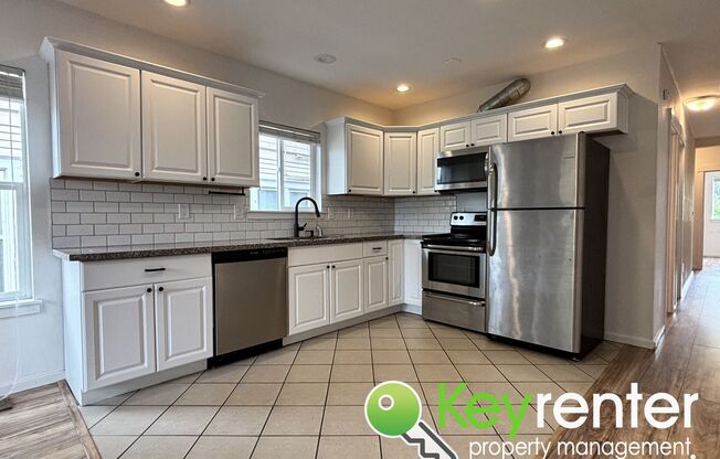 Modern 3-Bedroom, 2-Bath Downstairs Duplex Rental in the Heart of Tacoma's Vibrant 6th Ave District
