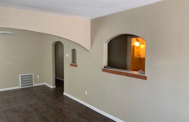 3 beds, 1 bath, $2,300