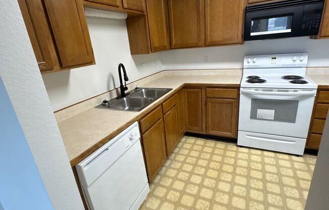 1 bed, 1 bath, 698 sqft, $900, Unit 314