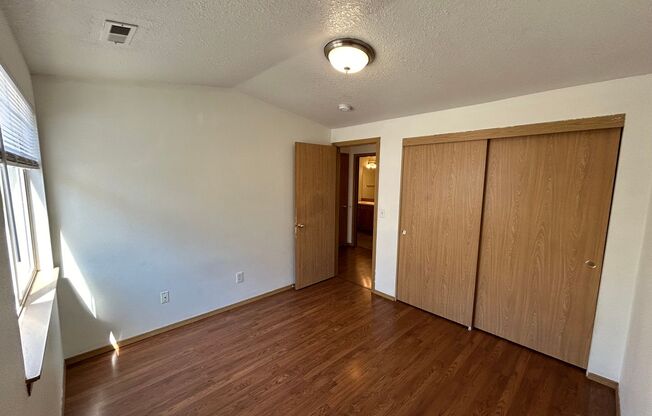 2 beds, 1 bath, $1,350