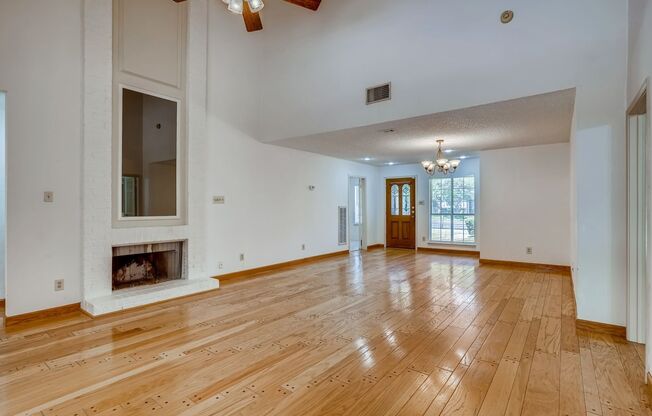 Rare 2 BR/ 2 BA Townhouse in Northwest Hills / Charleston Place (78731)