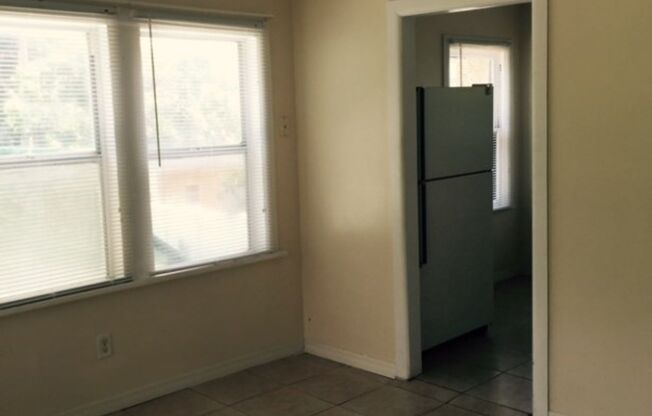 3244 17th Ave. S. Upper/Lower