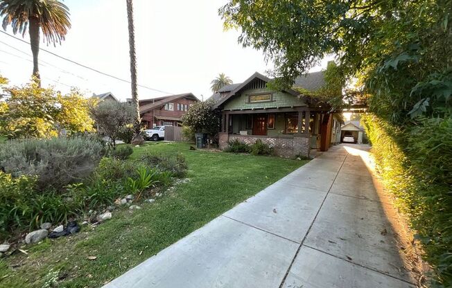 545 N OAKLAND AVE