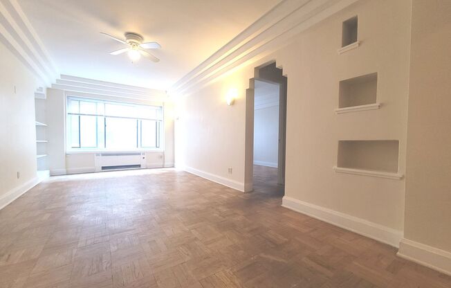 1 bed, 1 bath, $1,075, Unit 307