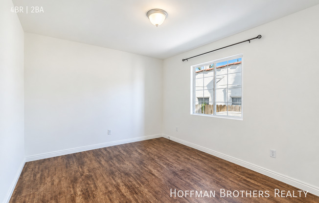 1552 S COCHRAN AVE