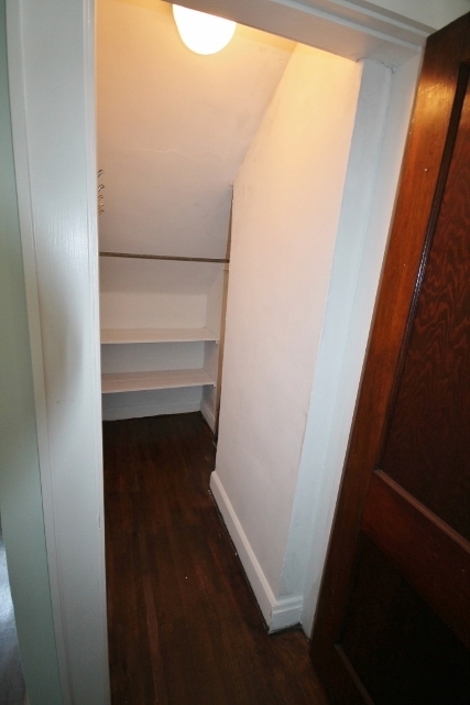 3 beds, 1 bath, $1,999