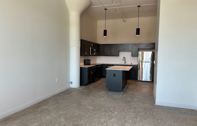 1 bed, 1 bath, 675 sqft, $940