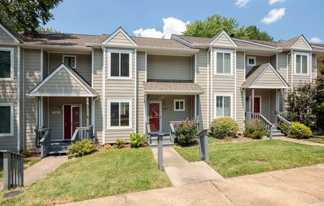 Charming 2 Bedroom/1 Bath Townhome in Henrico ***Available NOW***