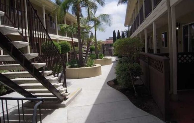AFFORDABLE 1st Floor Condo & patio yard!