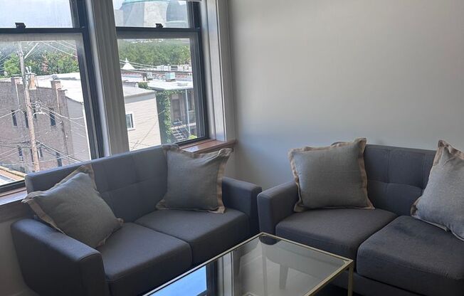 2 beds, 2 baths, 950 sqft, $2,500, Unit 303