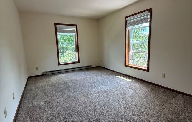 2 beds, 1 bath, 1,050 sqft, $1,600, Unit 7722CH