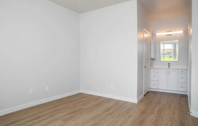 Bedroom with Bathroom attachment