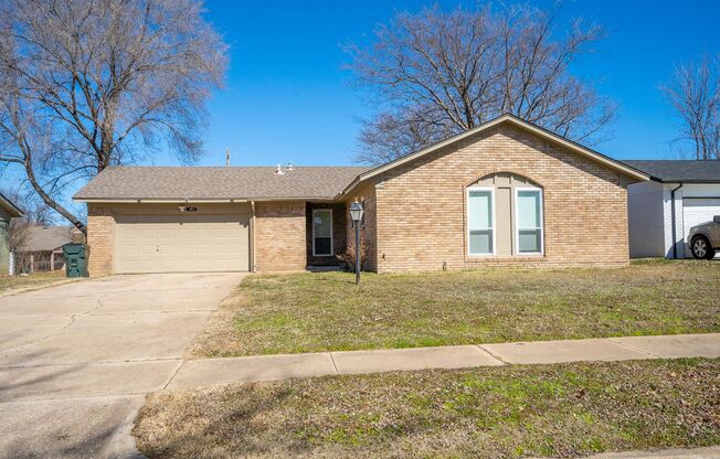 Owasso 3 Bed 2 Bath With Updates Available Now!