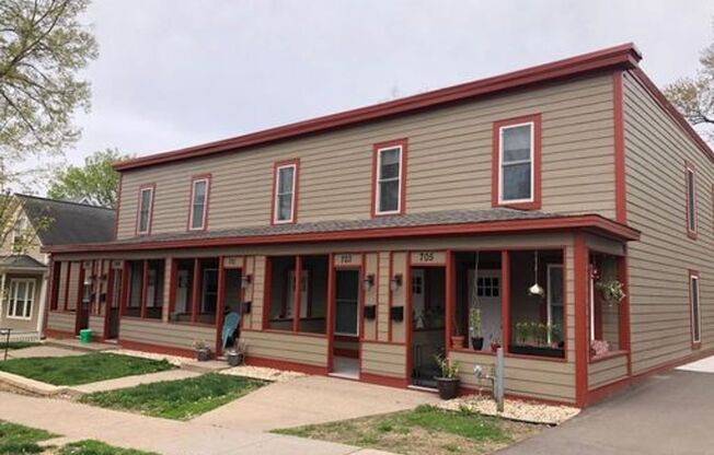 2 beds, 1 bath, 790 sqft, $1,290, Unit 705 Conway St