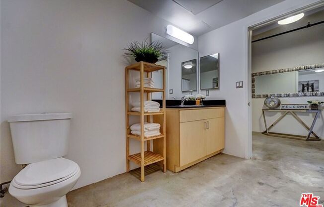 Studio, 1 bath, 940 sqft, $3,150, Unit 505