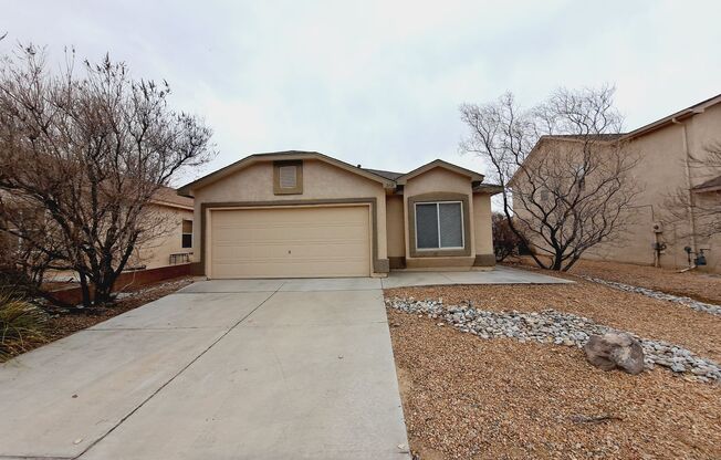 2 bed 2 bath home in Huning Ranch!