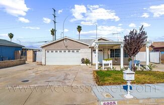 Charming 3 Bed/2 Bath Single-Story Home In Riverside!