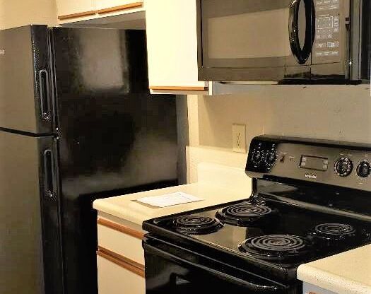 2 beds, 1 bath, 925 sqft, $895, Unit 304